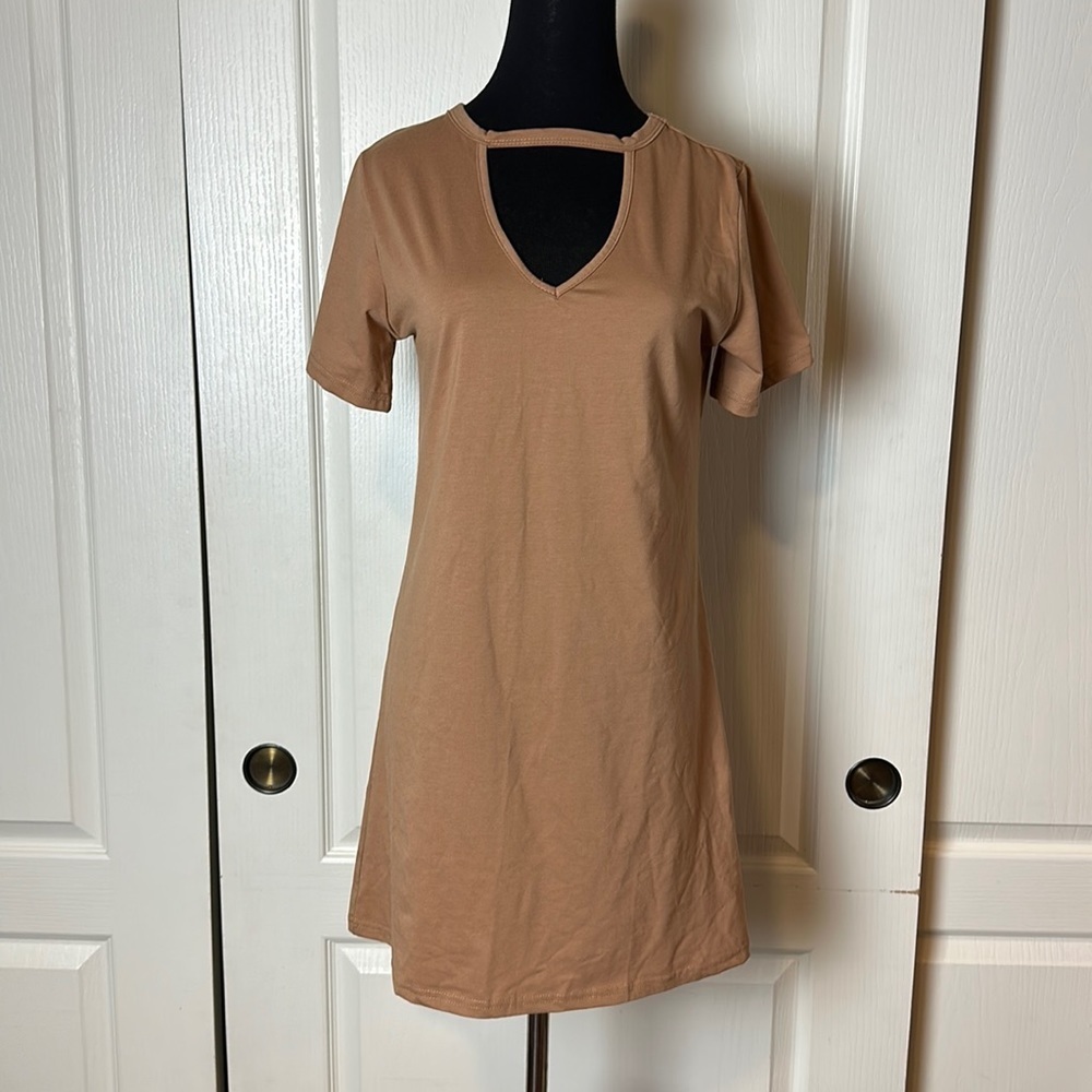 NWT CAMEL BROWN BASIC V NECK CUT OUT T SHIRT DRESS